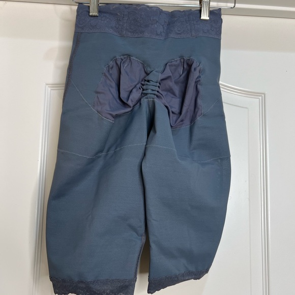 NWT Gray Low Waist Capri Shapewear butt lifting Shorts - Picture 8 of 8